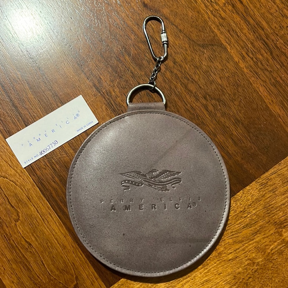 VINTAGE PERRY ELLIS AMERICA - LADIES' BROWN LEATHER KEYCHAIN - NICE LEATHER!